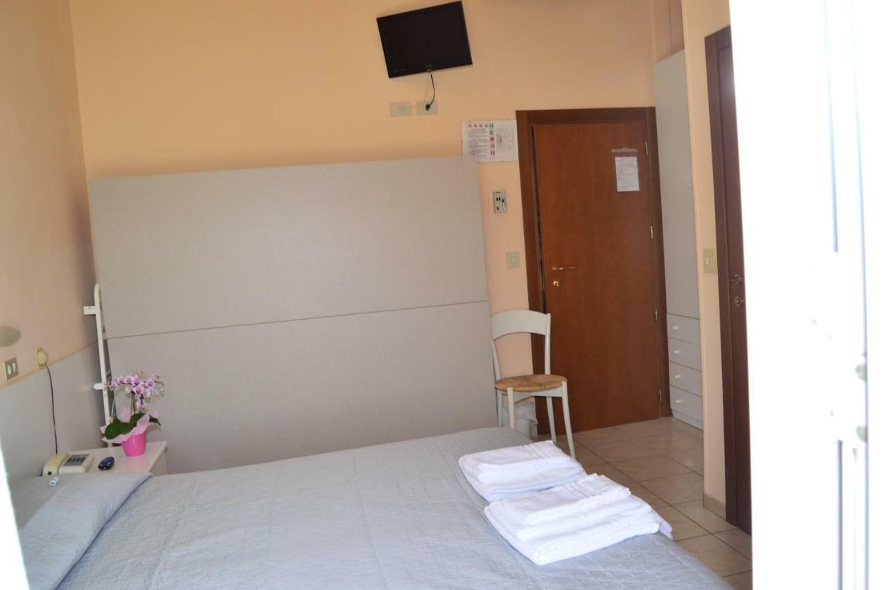 Hotel Perla Σενιγκάλια Εξωτερικό φωτογραφία